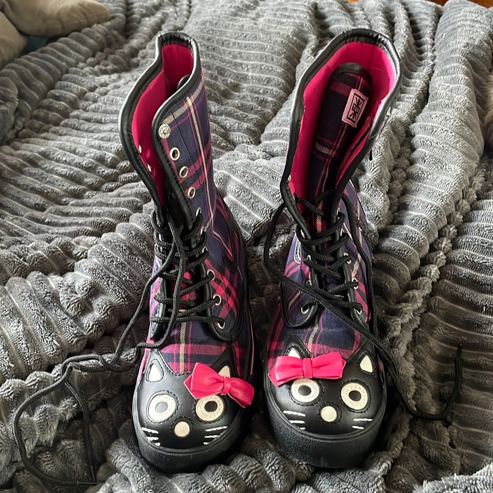 Tuk kittie plaid boots